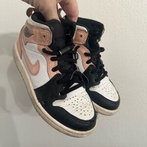 Air Jordan Style Kids High-Top Sneakers in tan white 11C